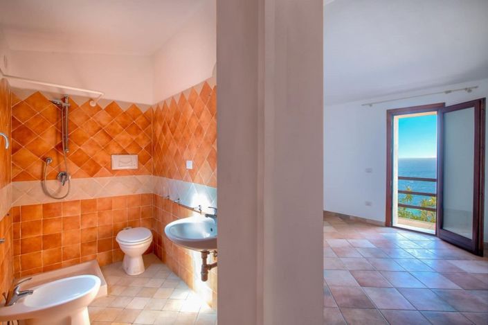 Image No.20-2 Bed House for sale