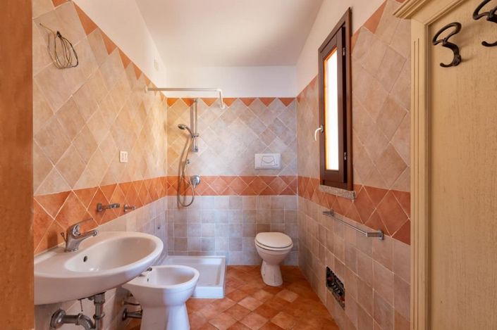 Image No.24-2 Bed House for sale