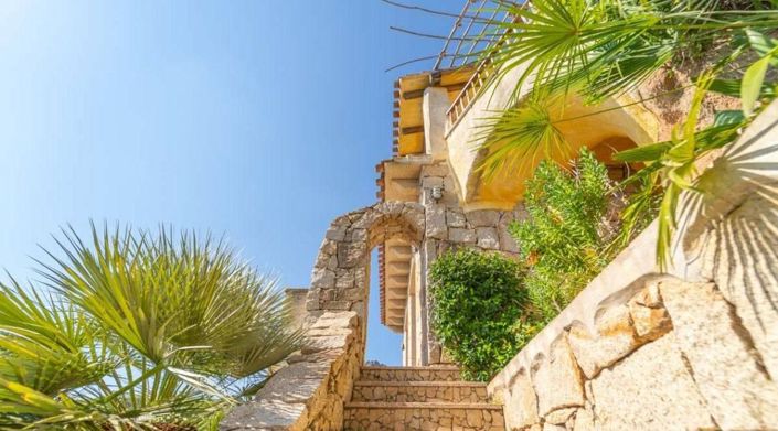 Image No.7-7 Bed House for sale