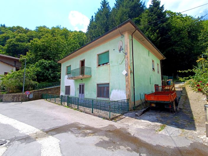 Image No.3-Maison de 4 chambres à vendre à Vagli Sotto