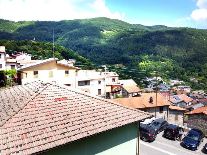 Image No.5-Maison de 4 chambres à vendre à Vagli Sotto