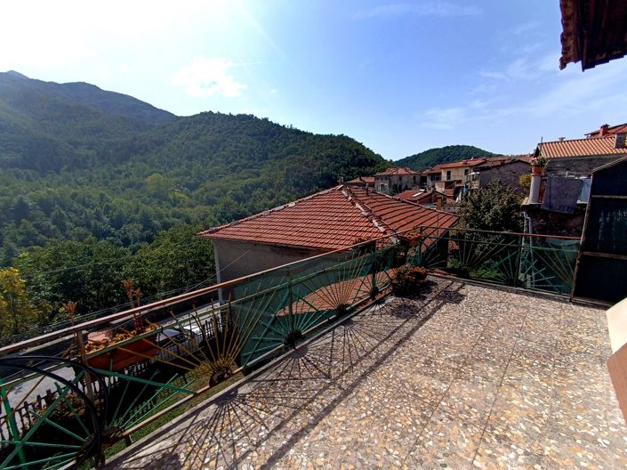 Image No.11-3 Bed House for sale