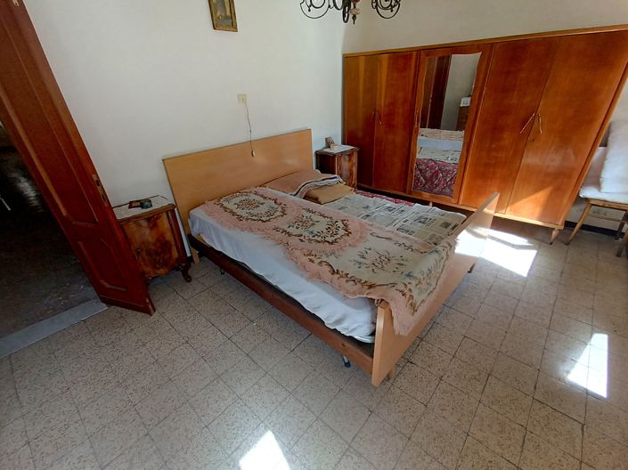 Image No.20-3 Bed House for sale