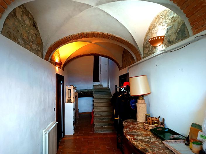 Image No.12-10 Bed House for sale