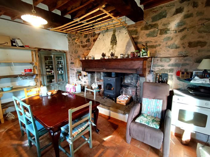 Image No.14-10 Bed House for sale