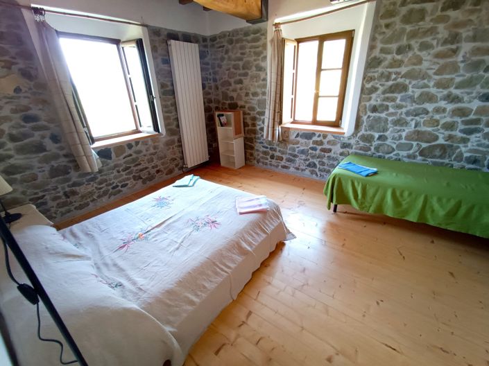 Image No.22-10 Bed House for sale