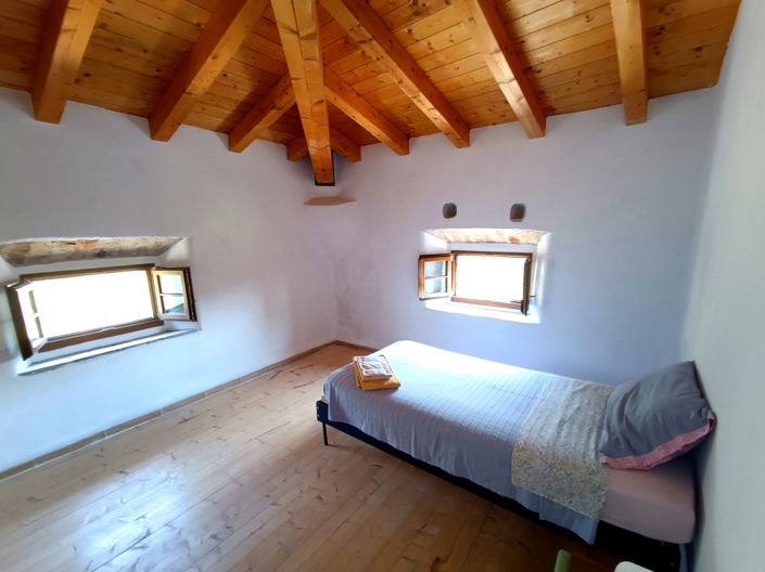 Image No.29-10 Bed House for sale