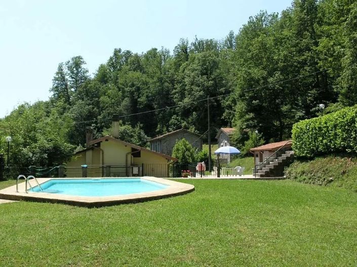 Image No.10-Maison de campagne de 6 chambres à vendre à Villafranca in Lunigiana