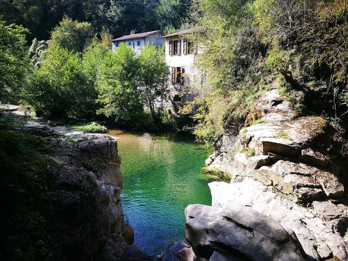 Image No.2-Maison de campagne de 6 chambres à vendre à Villafranca in Lunigiana