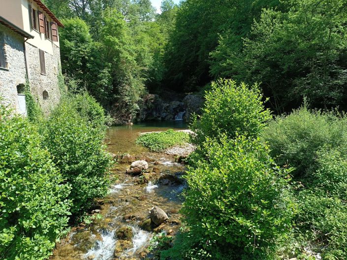Image No.4-Maison de campagne de 6 chambres à vendre à Villafranca in Lunigiana