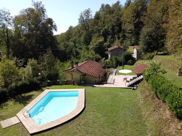 Image No.9-Maison de campagne de 6 chambres à vendre à Villafranca in Lunigiana
