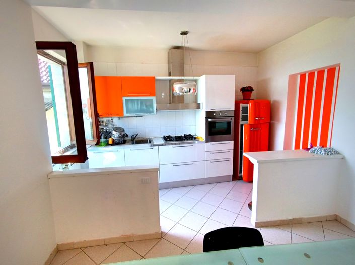 Image No.6-2 Bed House for sale