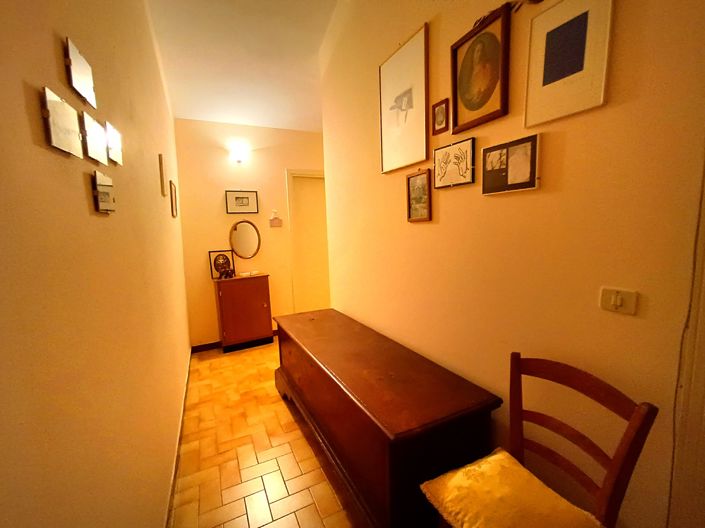 Image No.21-6 Bed House for sale