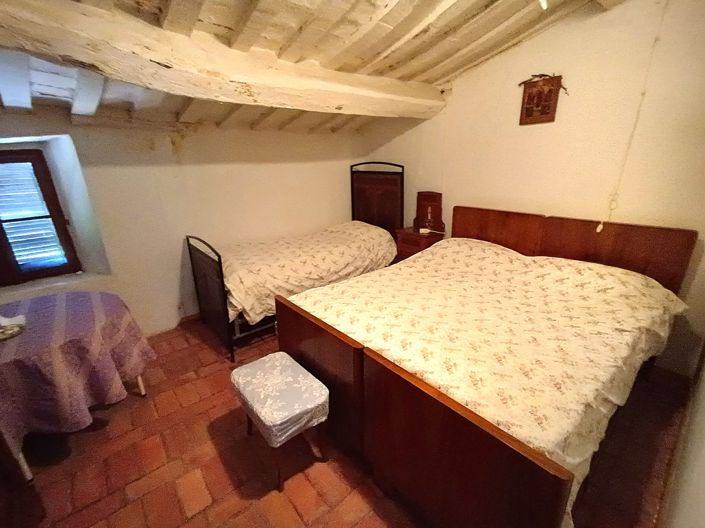 Image No.26-6 Bed House for sale