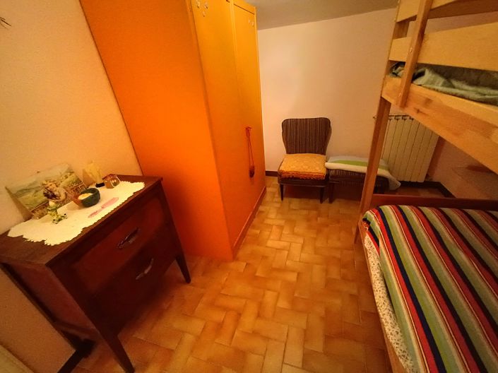 Image No.27-6 Bed House for sale