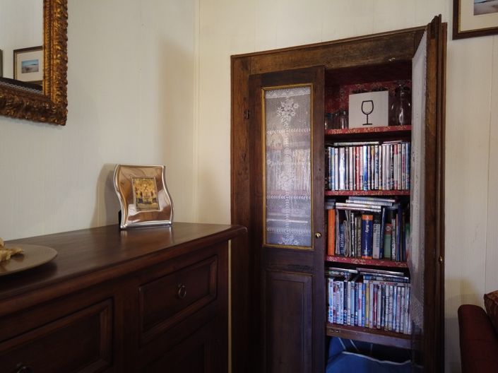 Image No.8-1 Bed House for sale