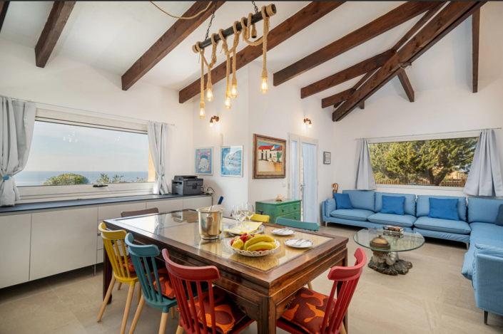 Image No.8-5 Bed House for sale