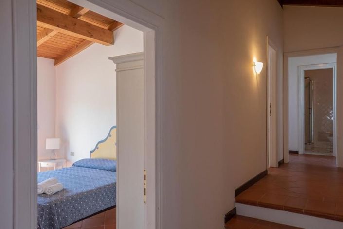 Image No.17-3 Bed House for sale