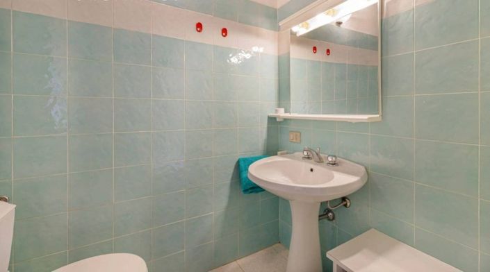 Image No.20-2 Bed House for sale