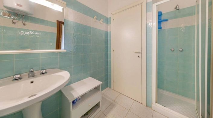 Image No.21-2 Bed House for sale