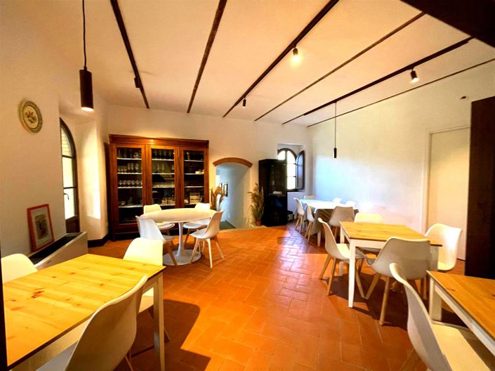 Image No.29-10 Bed House for sale