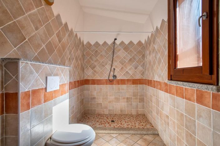 Image No.17-3 Bed House for sale