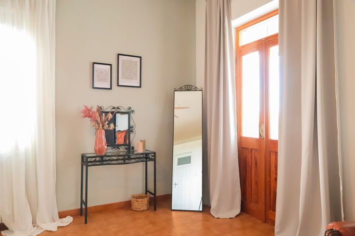 Image No.12-5 Bed House for sale