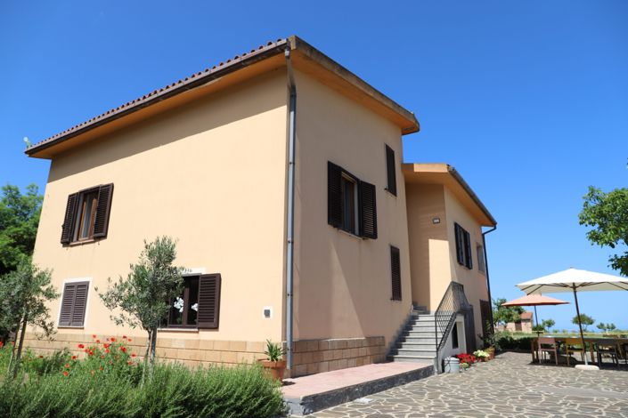 Image No.2-5 Bed House for sale