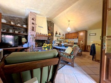 vendita-propriet-semi-indipendente-lucca-rif-