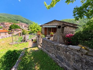 vendita-propriet-semi-indipendente-lucca-rif-