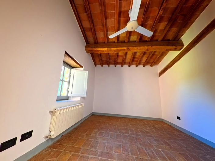 Image No.27-2 Bed House for sale