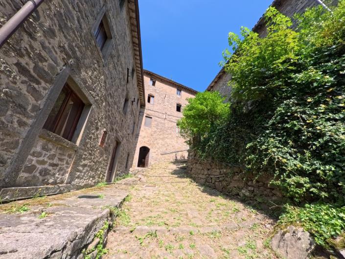 Image No.4-5 Bed Village House for sale