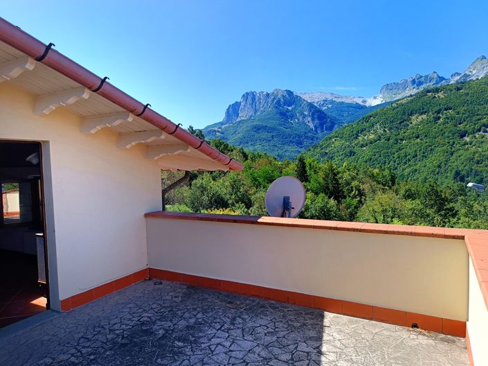 Image No.2-Maison de 4 chambres à vendre à Minucciano