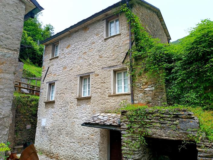 Image No.5-2 Bed Village House for sale