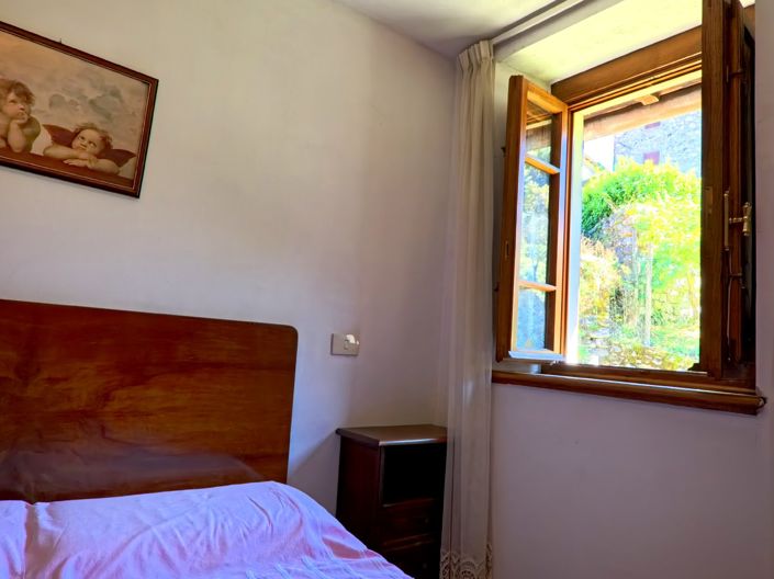 Image No.25-2 Bed House for sale