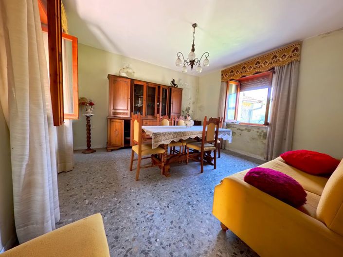 Image No.10-4 Bed Country House for sale