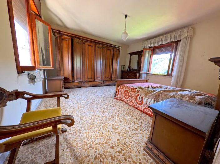 Image No.16-4 Bed Country House for sale