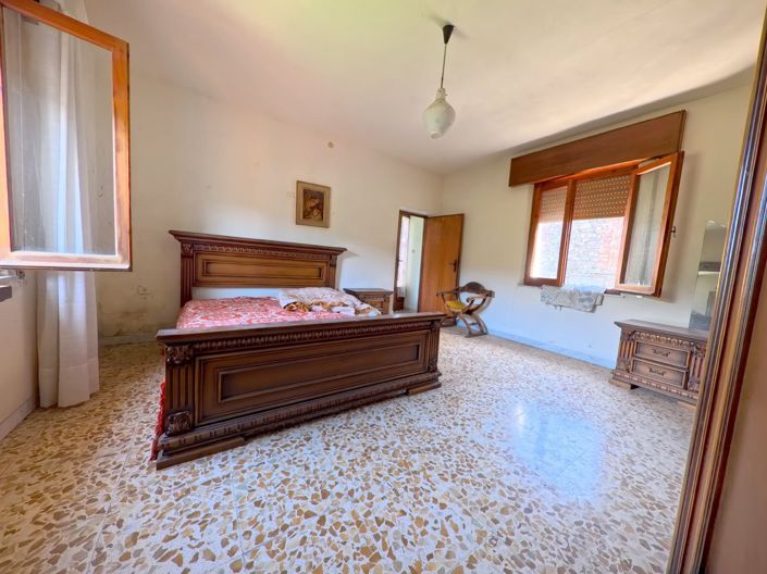 Image No.17-4 Bed Country House for sale