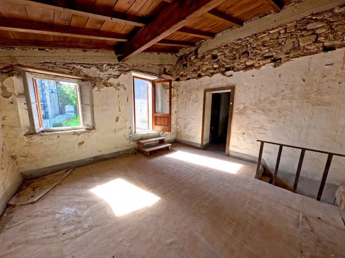 Image No.23-4 Bed Country House for sale