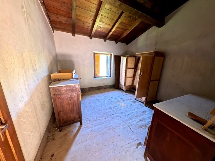 Image No.25-4 Bed Country House for sale