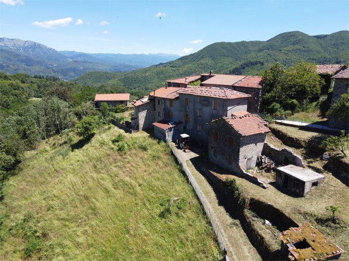 Image No.3-Maison de campagne de 4 chambres à vendre à Minucciano
