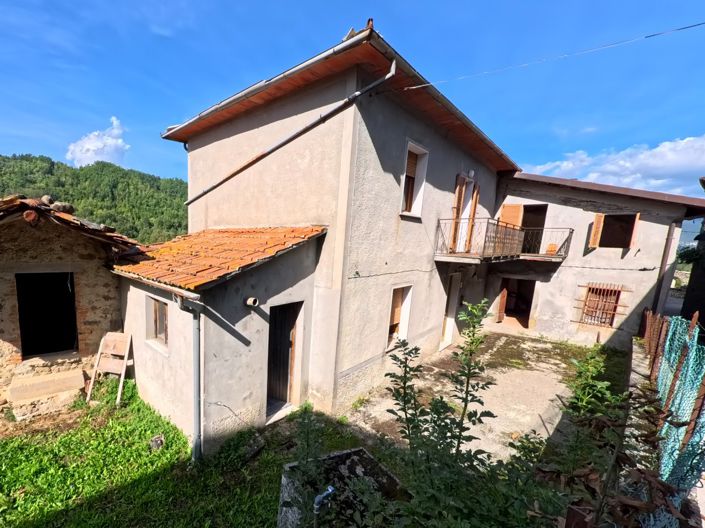 Image No.8-Maison de campagne de 4 chambres à vendre à Minucciano