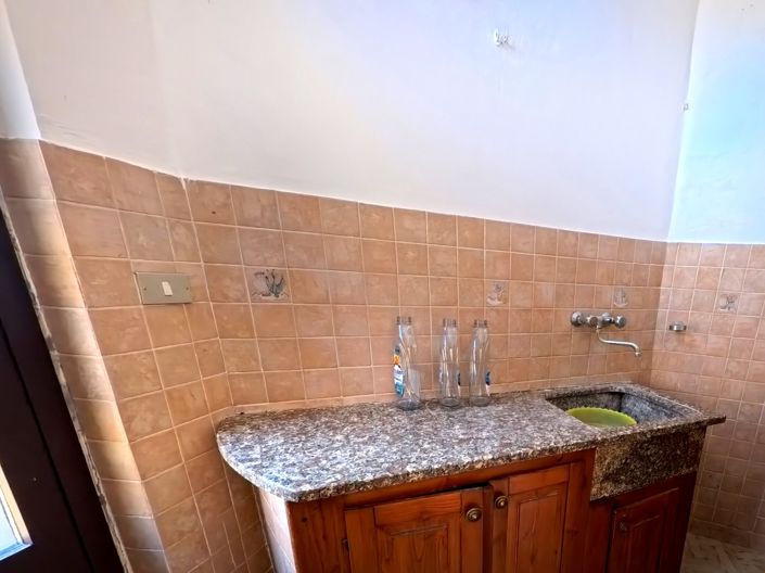 Image No.12-2 Bed House for sale