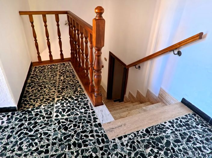 Image No.16-2 Bed House for sale