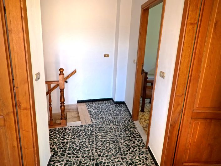 Image No.20-2 Bed House for sale