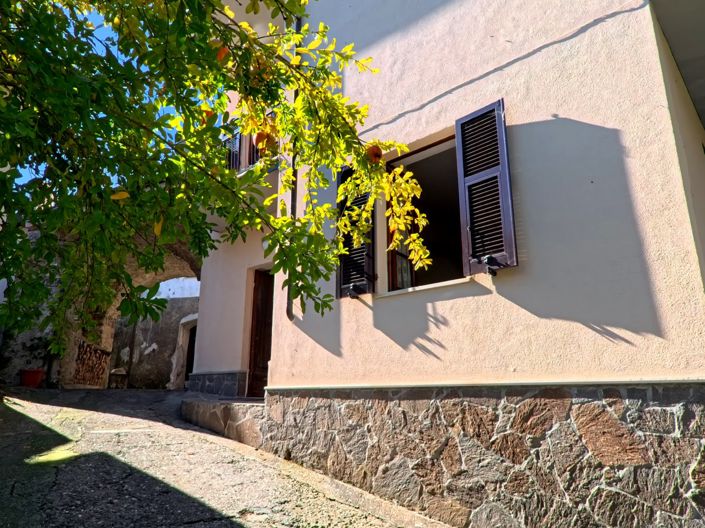 Image No.4-2 Bed House for sale