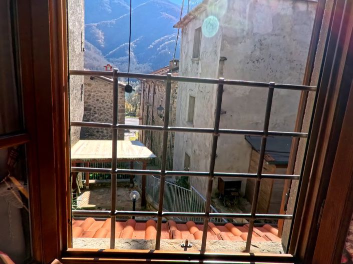 Image No.14-2 Bed House for sale