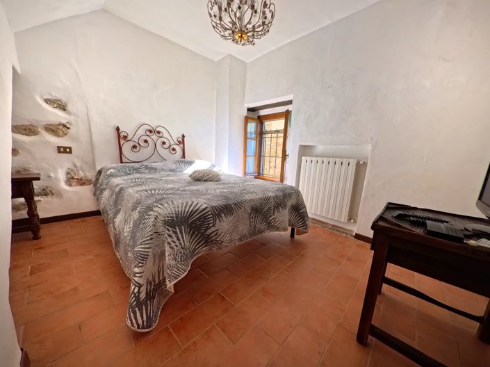 Image No.16-2 Bed House for sale