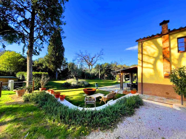 Image No.17-10 Bed House for sale