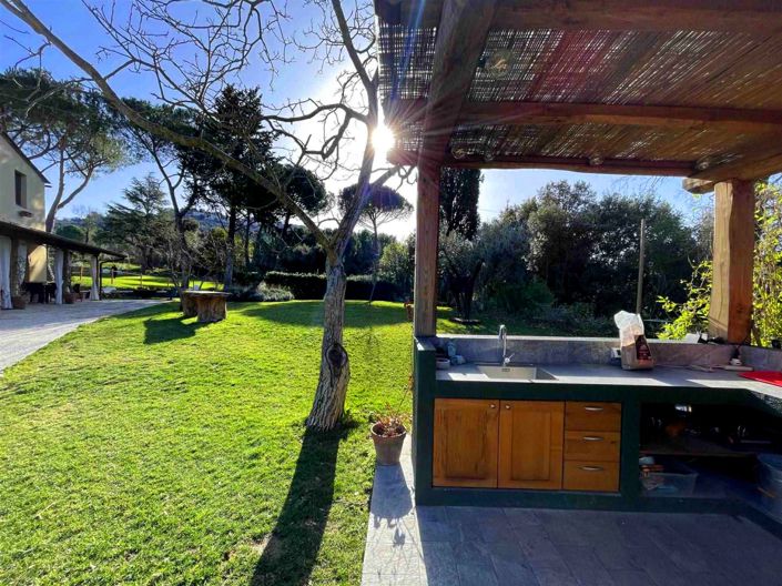 Image No.18-10 Bed House for sale